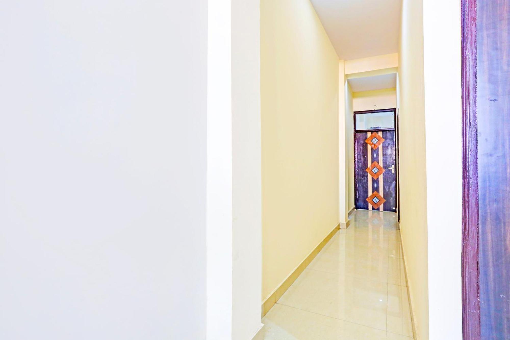 Hotel O Redbull Inn Gurgaon Exterior photo
