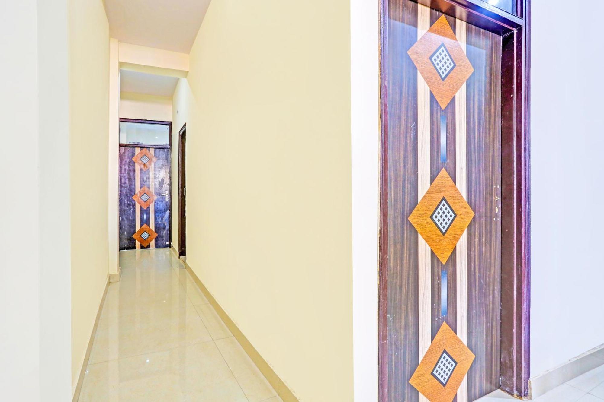 Hotel O Redbull Inn Gurgaon Exterior photo